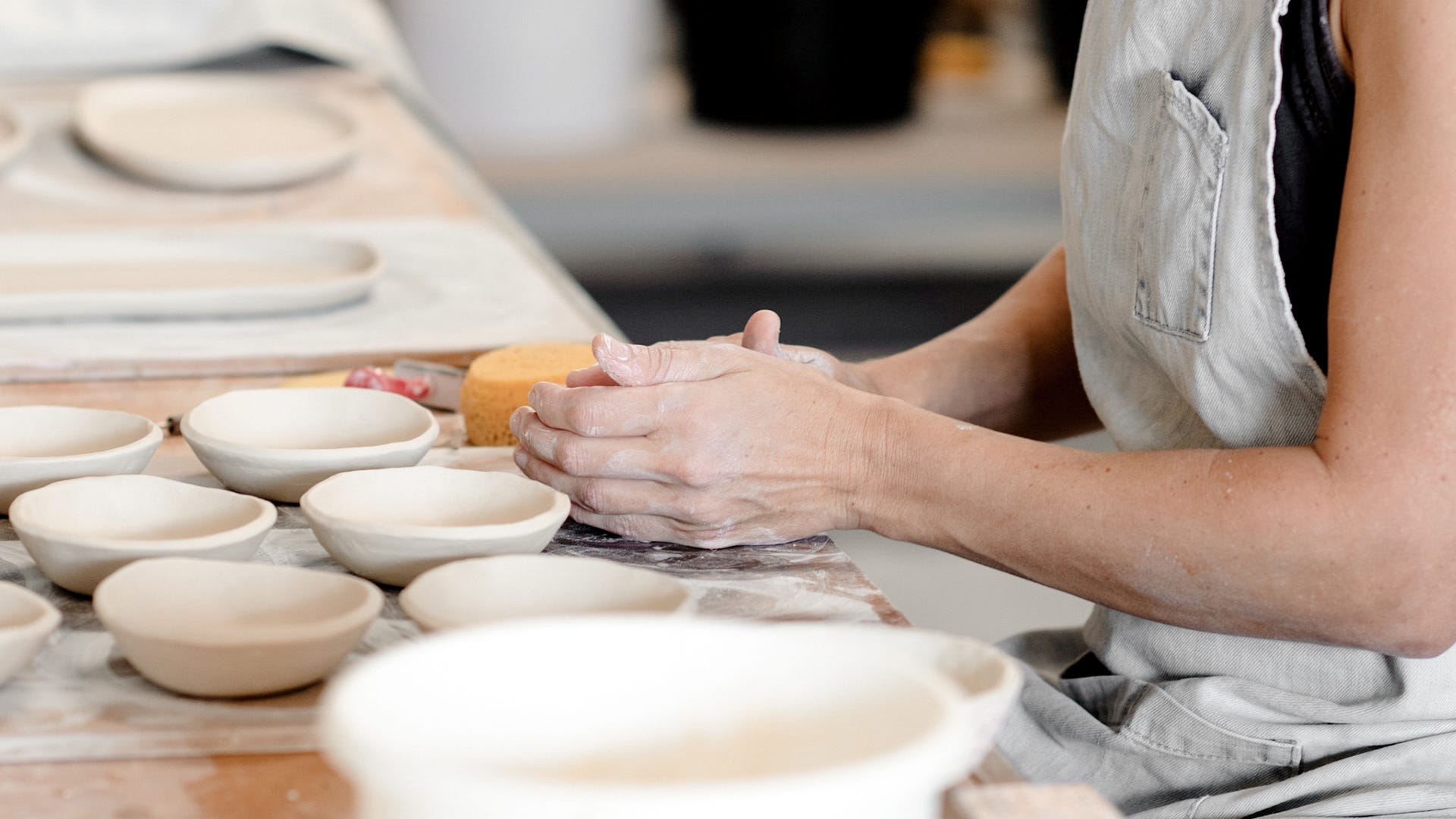 Forming ceramic dishes by hand